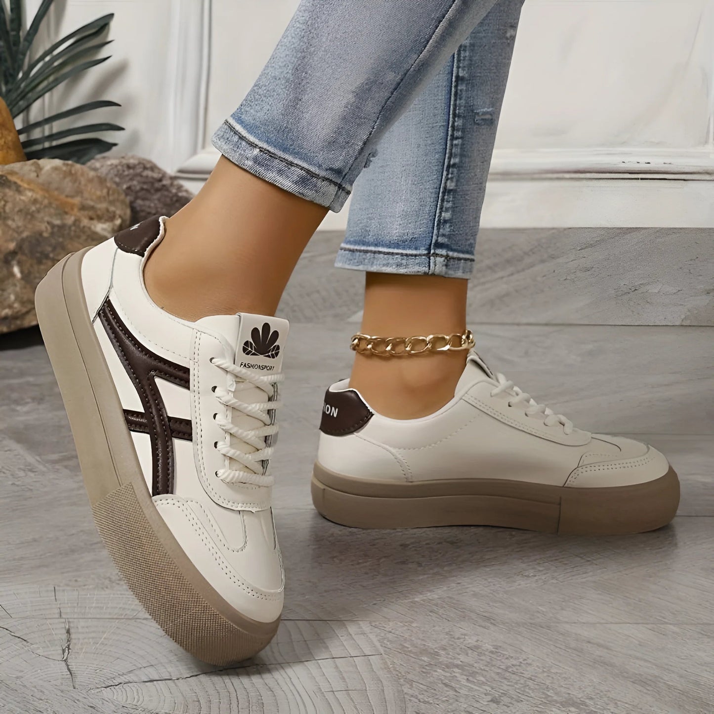 Women's Casual Retro Sneakers for Everyday and Leisure