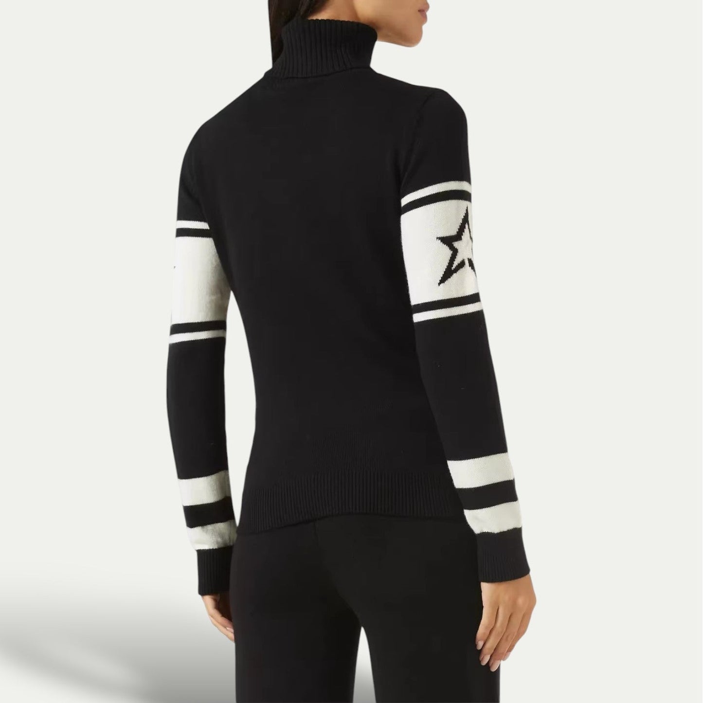 Women's Après-Ski Turtleneck Sweater – Stylish Winter Pullover for Après-Ski and Cozy Moments