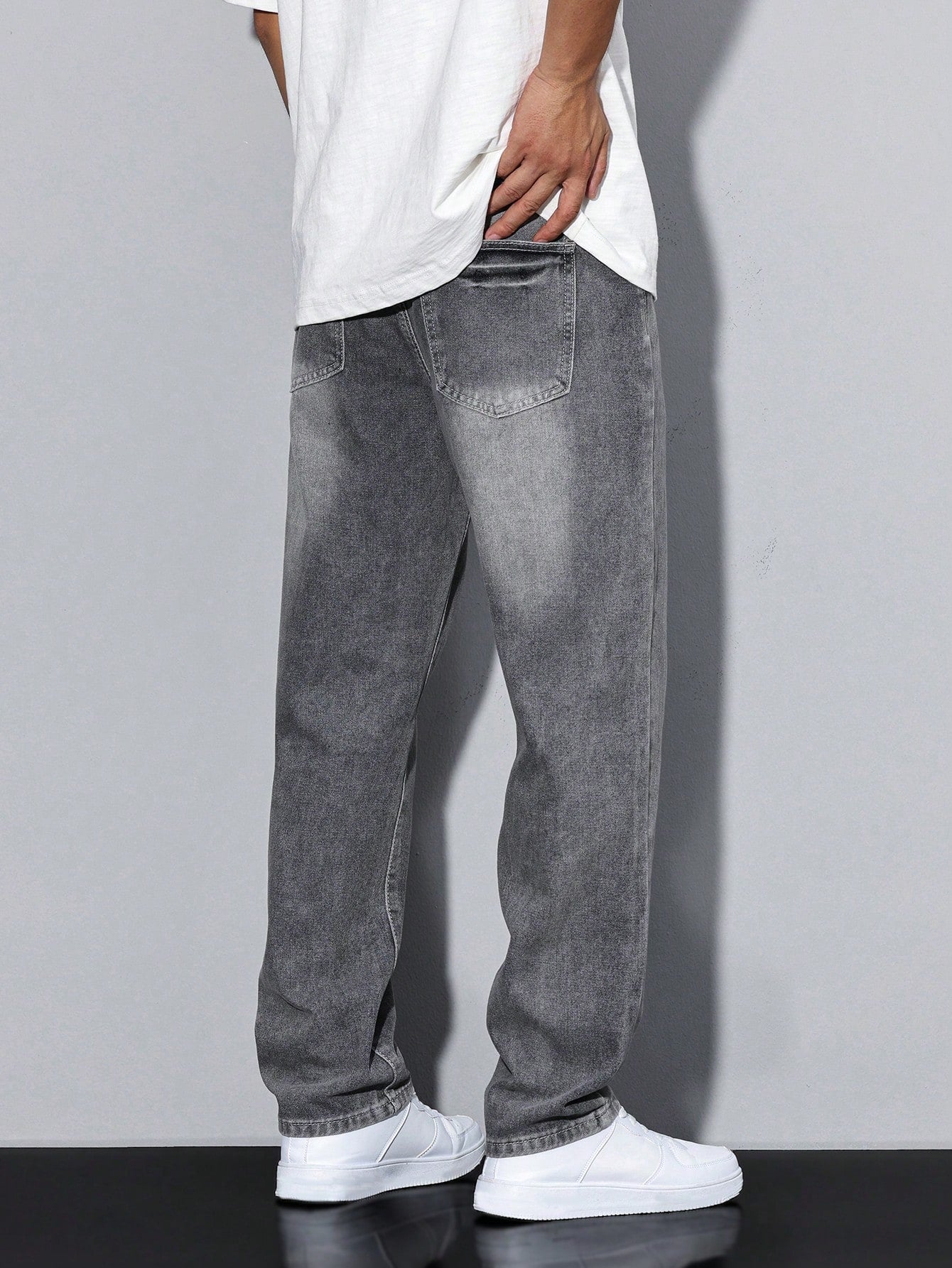 Men's Casual Straight Fit Jeans Relaxed Streetwear Style