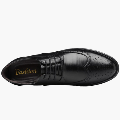 Men's Classic Oxford Dress Shoes with Brogue Detailing for Formal and Business Wear