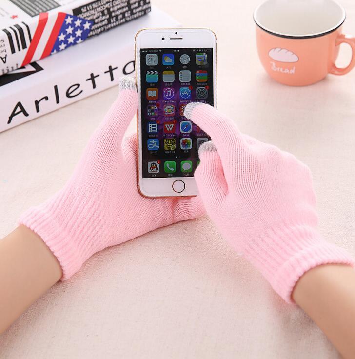 Women's Furry Winter Gloves with Touchscreen Function and Waterproof Design - Elegant Warm Outdoor Style