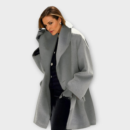 Women's Oversized Elegant Lapel Coat – Modern Stylish Outerwear for Office, Formal, and Everyday Looks